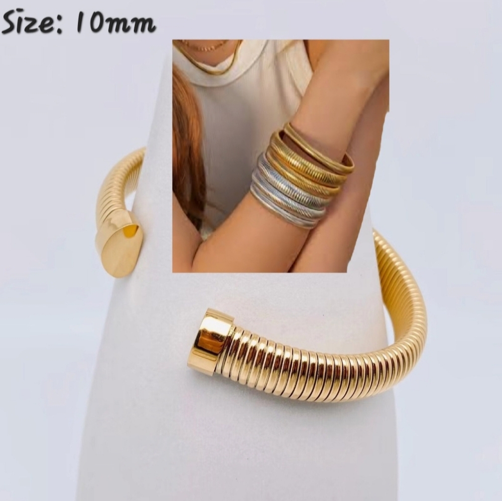 #601🛑26  Fabulous C Shape 18K Gold Plated Stainless Steel Striped Bangl